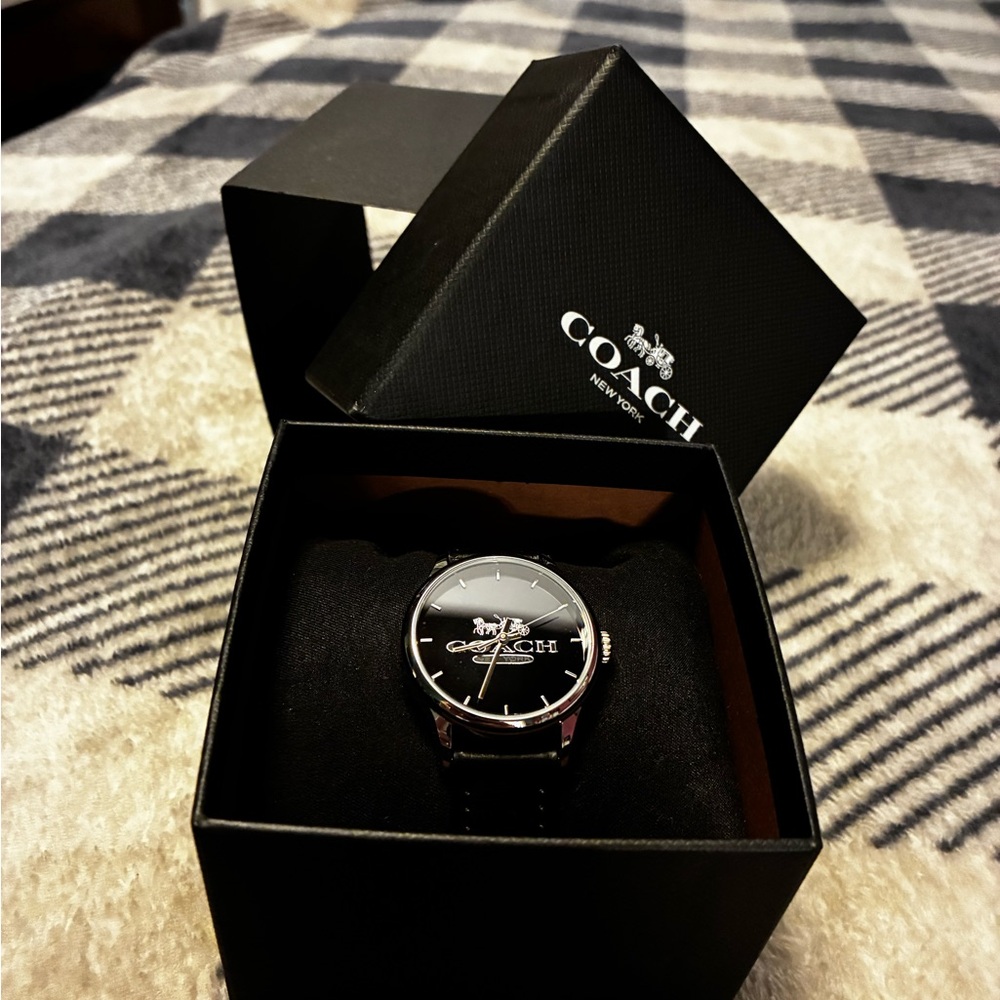 Coach Ladies (Ruby) Black Leather Strap Watch – Classic Logo Dial NIB - Picture 1 of 7
